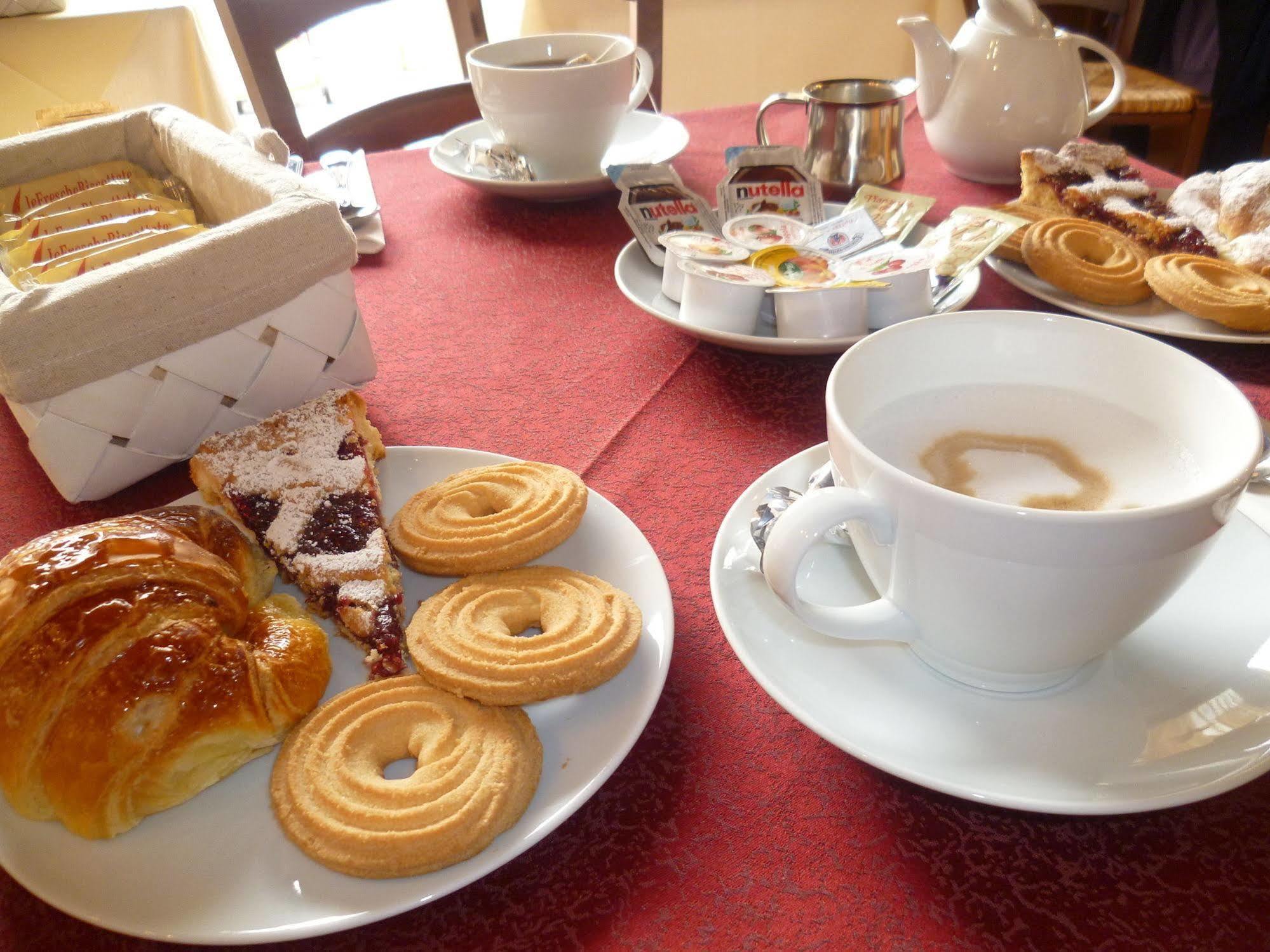 Borghetto Airport/Hospital Bed & Breakfast Bergamo Ngoại thất bức ảnh