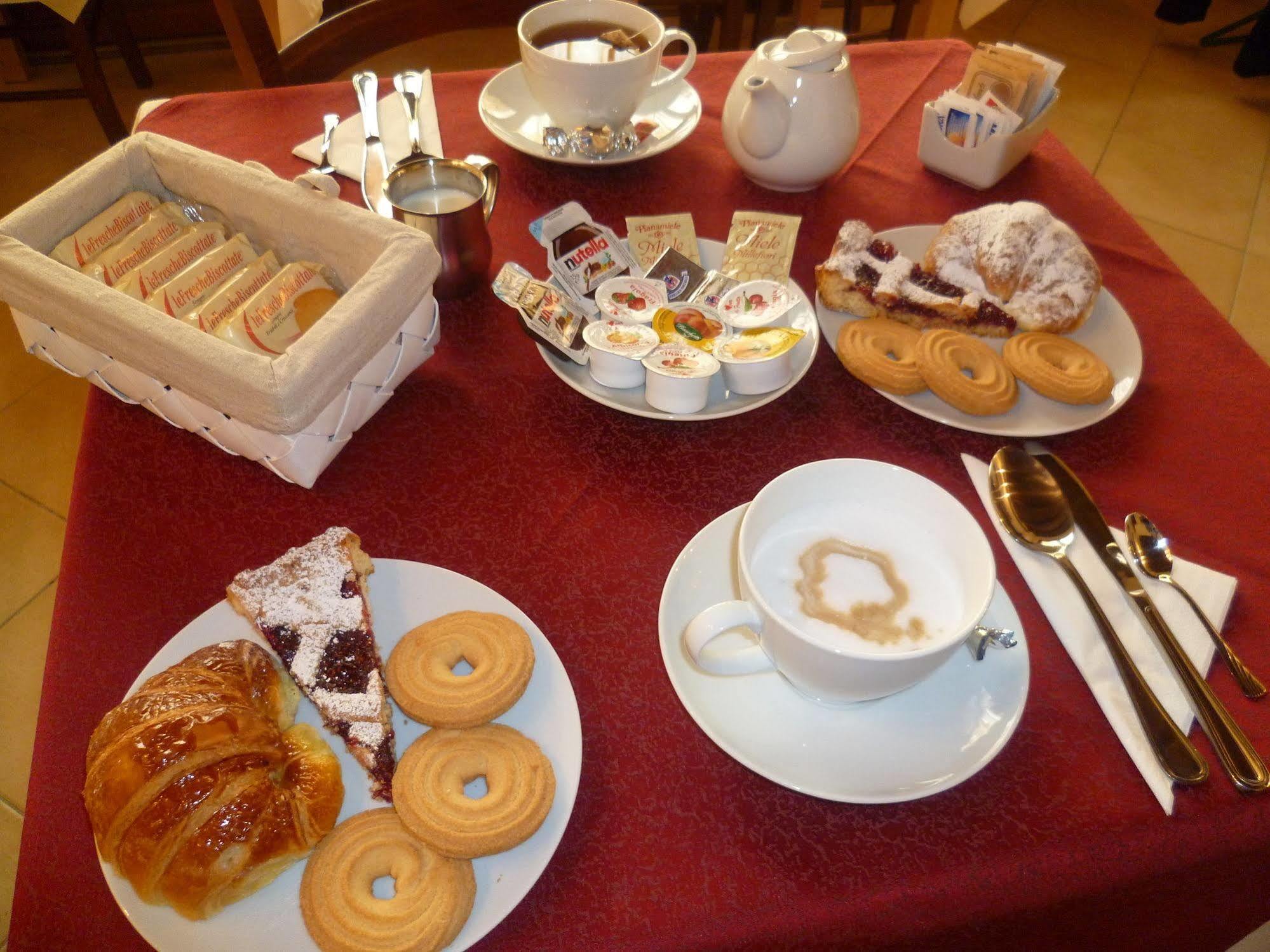 Borghetto Airport/Hospital Bed & Breakfast Bergamo Ngoại thất bức ảnh